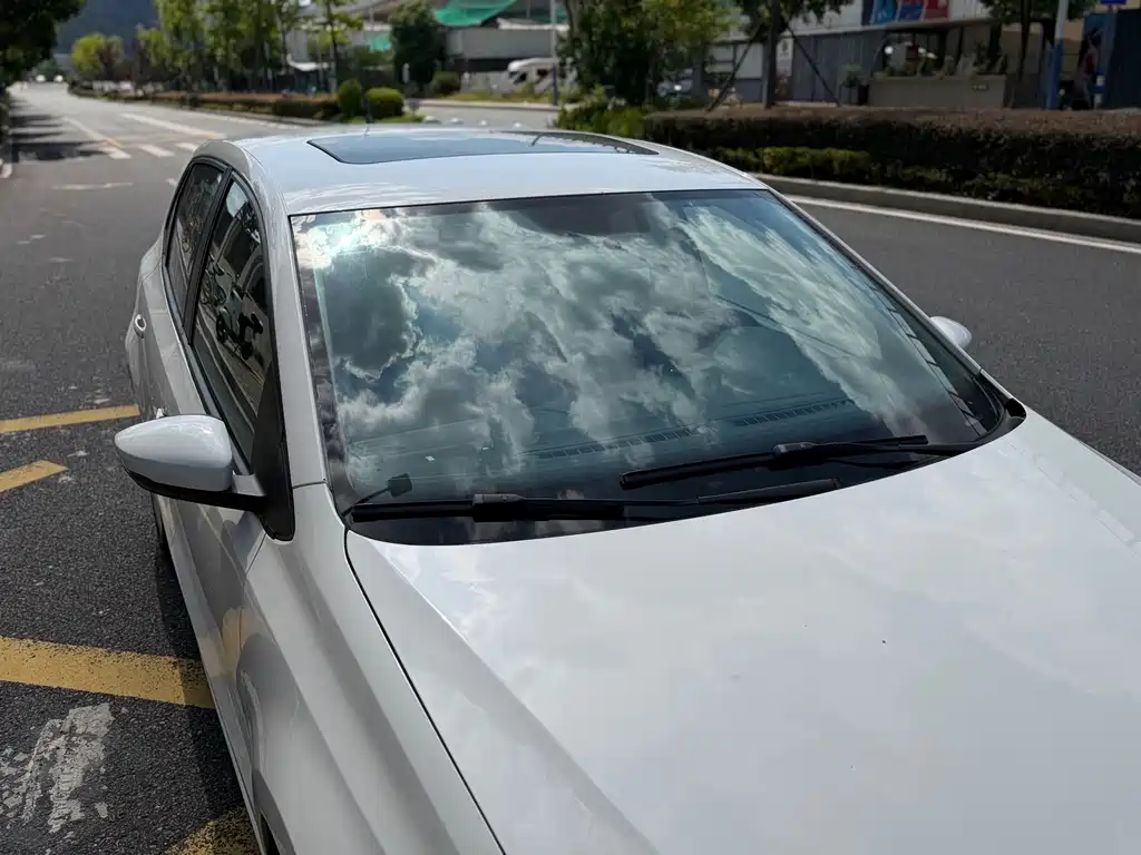 Volkswagen Polo 2016