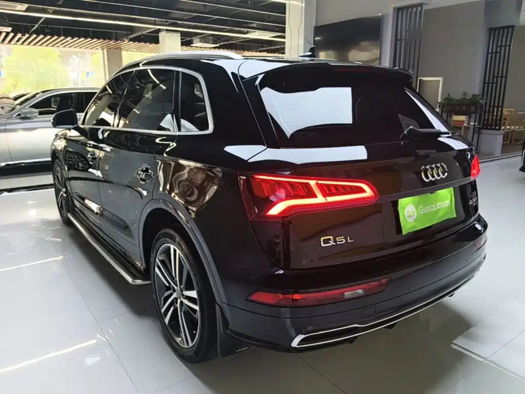 Audi Q5L 2020 — фото 5