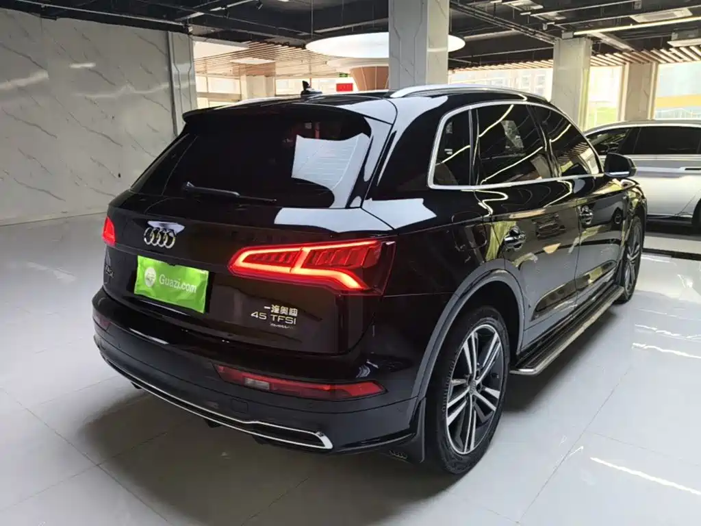 Audi Q5L 2020 — фото 7