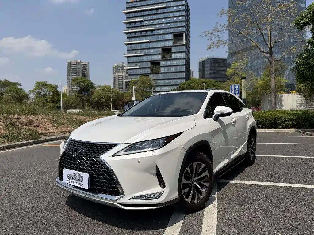 Lexus RX 2020 — фото 1