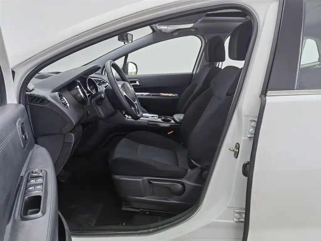 Peugeot 3008 2015 — фото 10