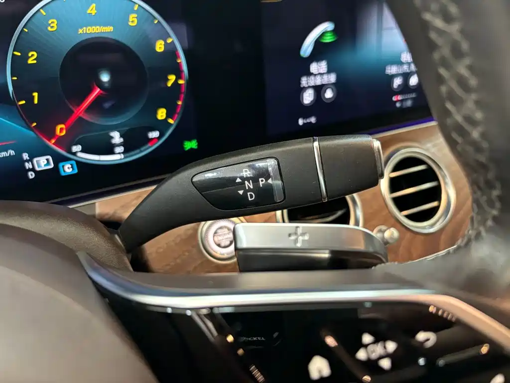 Mercedes-Benz E-Class 2022 — фото 19