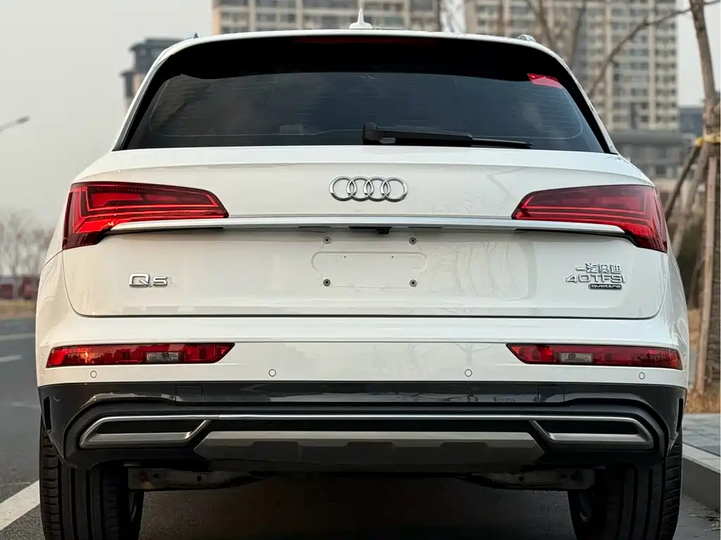 Audi Q5L 2024 — фото 14