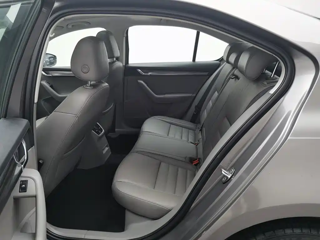Skoda Octavia 2014 — фото 15