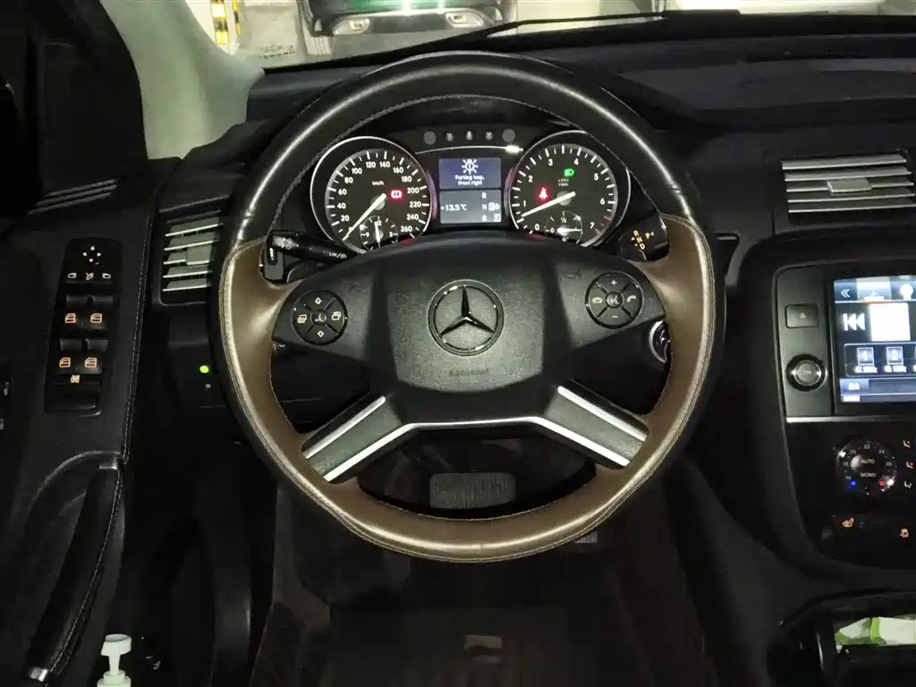Mercedes-Benz R-Class 2017 — фото 3