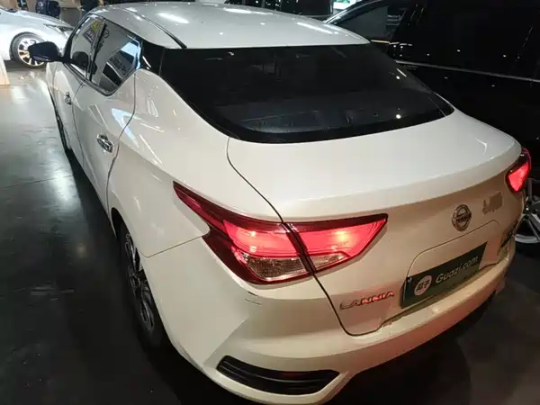 Nissan Bluebird 2019