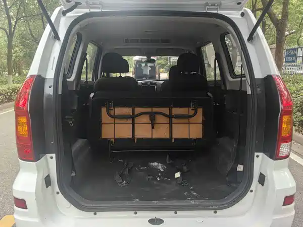 Dongfeng Scenery 330 2016