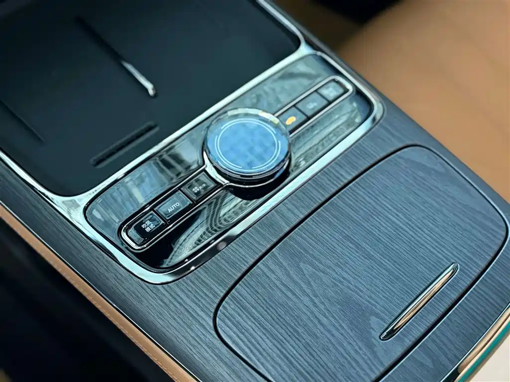 Geely Galaxy Starshine 8 2025 — фото 21