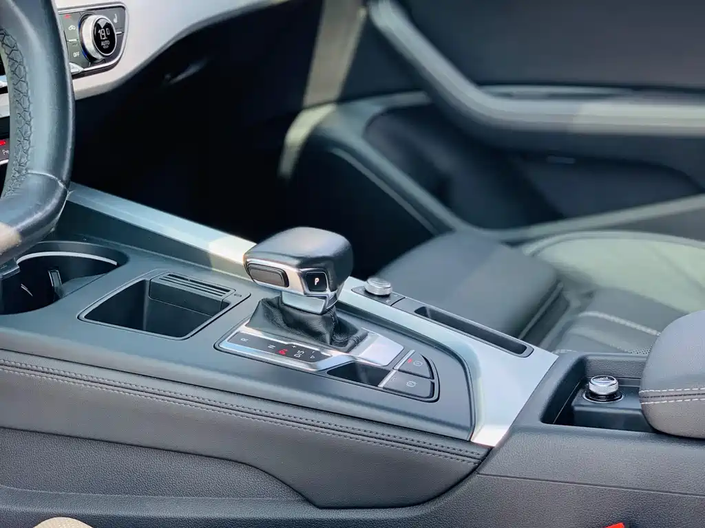 Audi A4L 2023 — фото 20