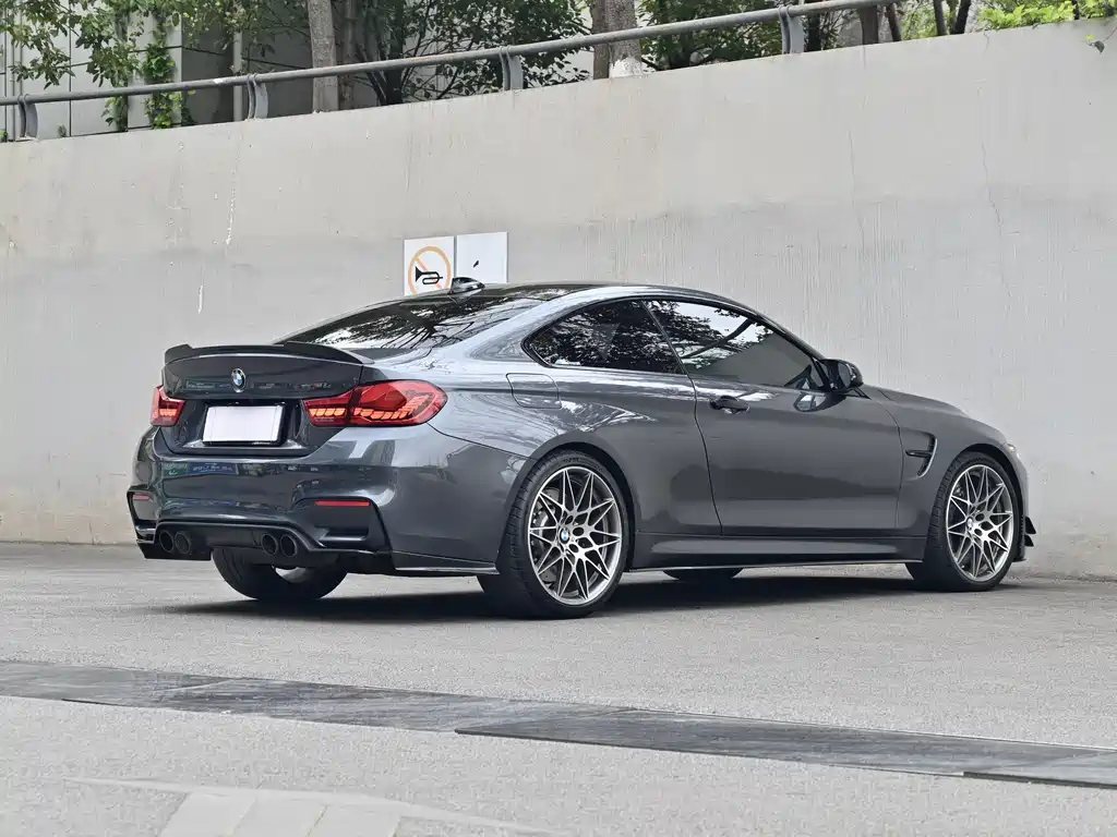 BMW M4 2017 — фото 19