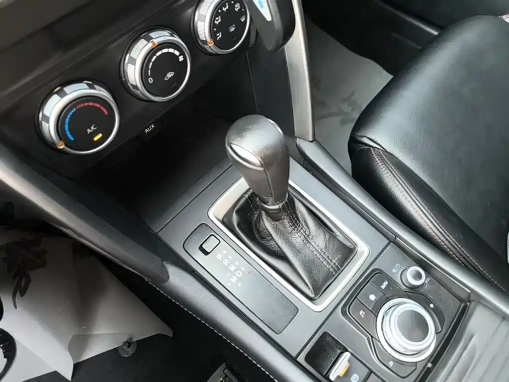 Mazda CX-4 2018 — фото 14