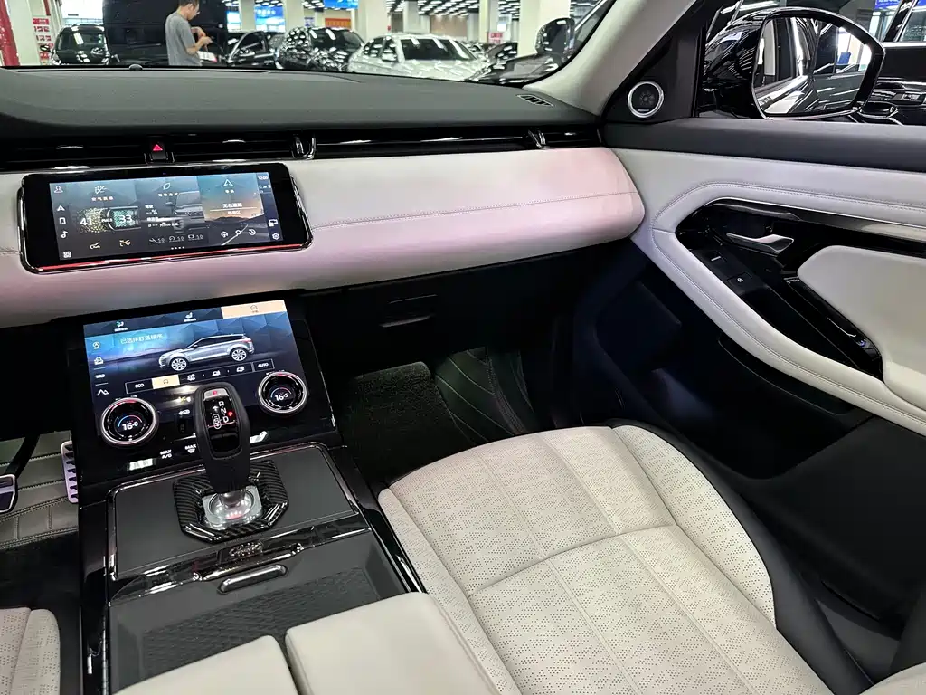 Land Rover Range Rover Evoque 2021 — фото 26