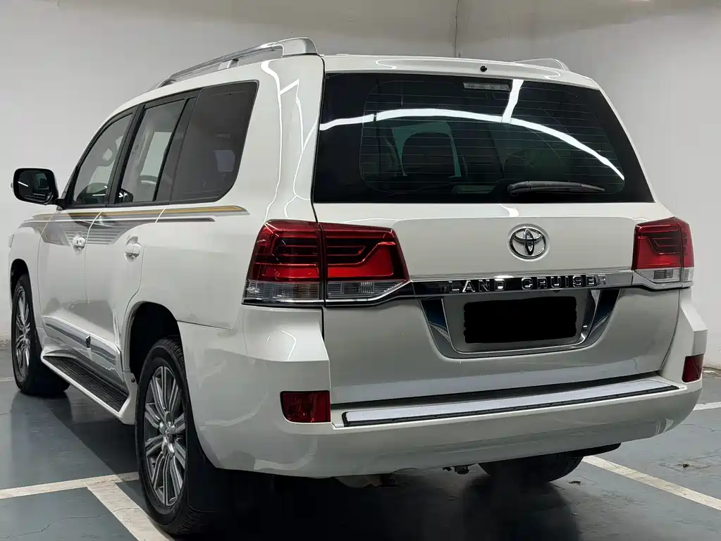 Toyota Land Cruiser 2016 — фото 8