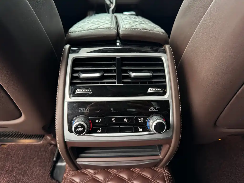 BMW 7 Series 2020 — фото 17