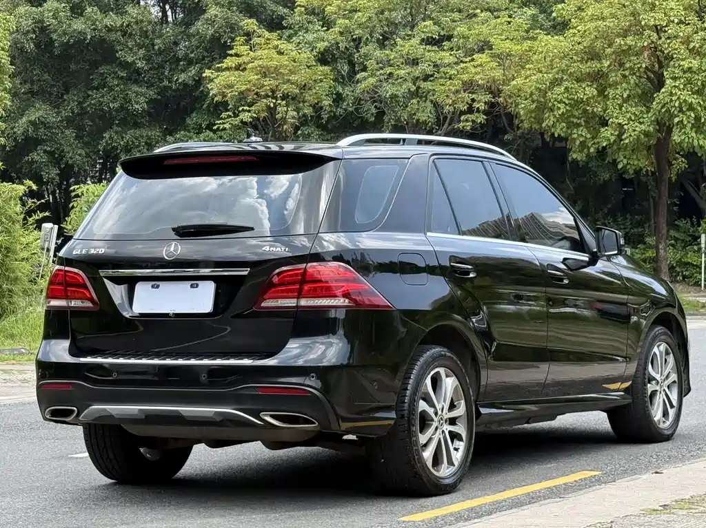 Mercedes-Benz GLE 2017 — фото 17