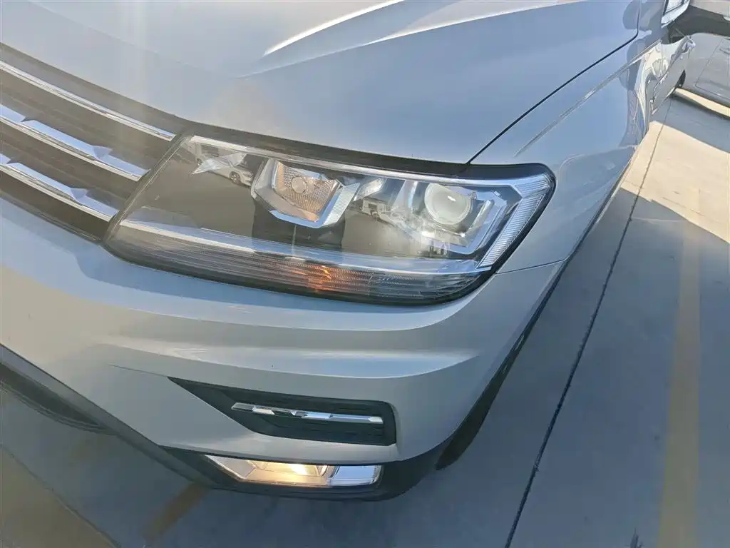 Volkswagen Tiguan L 2017 — фото 18
