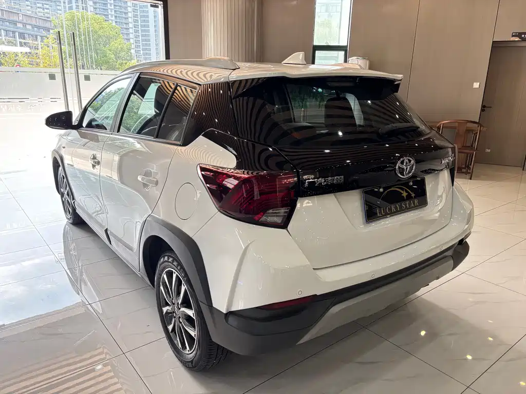 Toyota Yaris L 2023