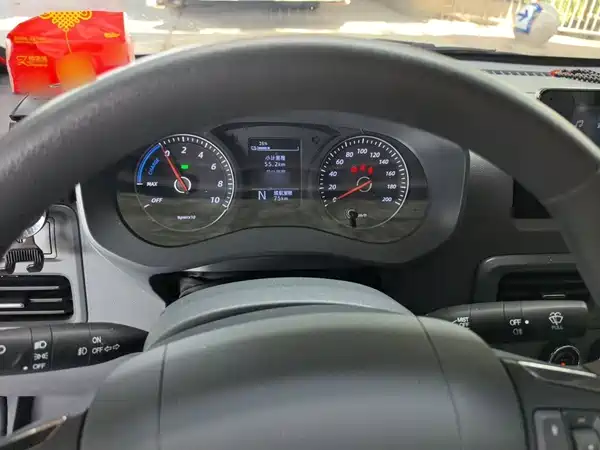 Wuling Yangguang 2025