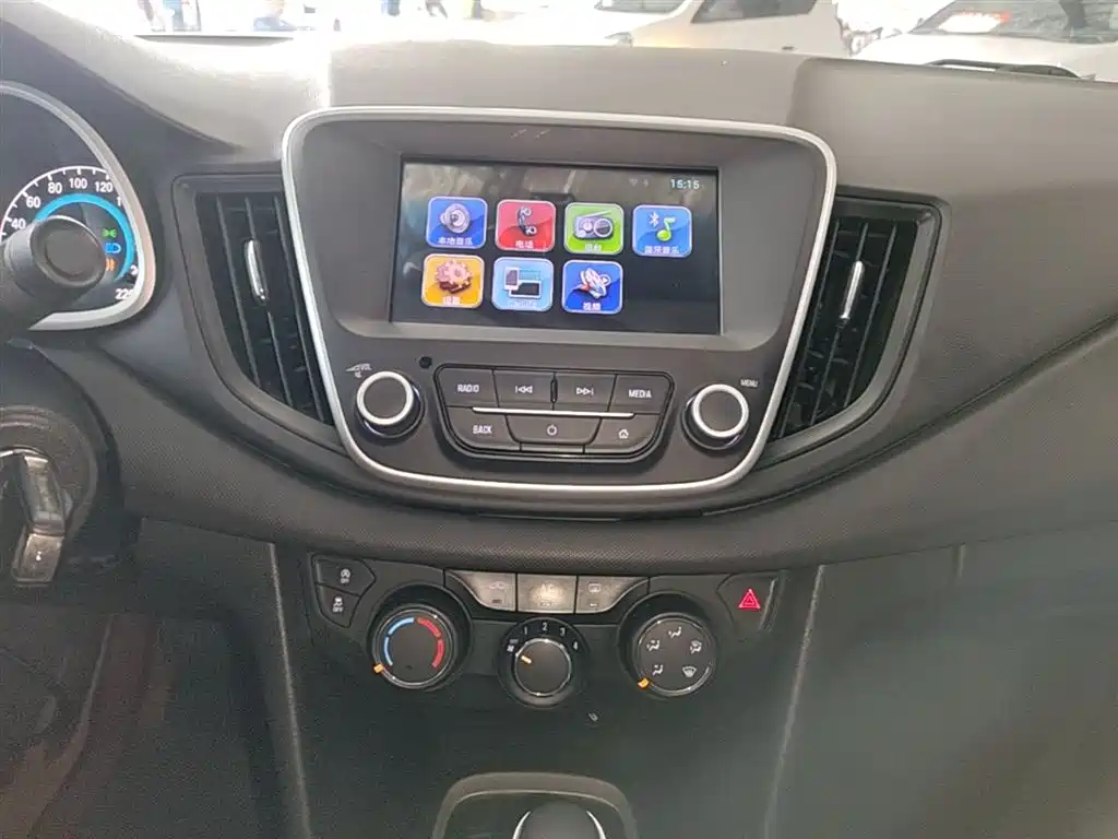 Chevrolet Cavalier 2017 — фото 13