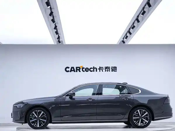 Volvo S90 2025