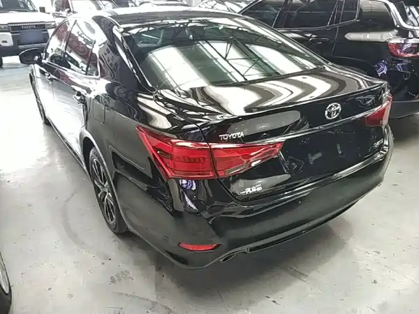 Toyota Crown 2018