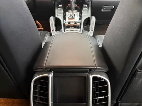 Porsche Cayenne 2011