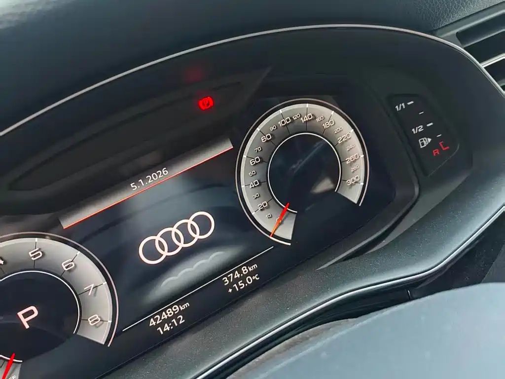Audi Q7 2023 — фото 6