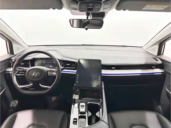 Hyundai Custin 2023