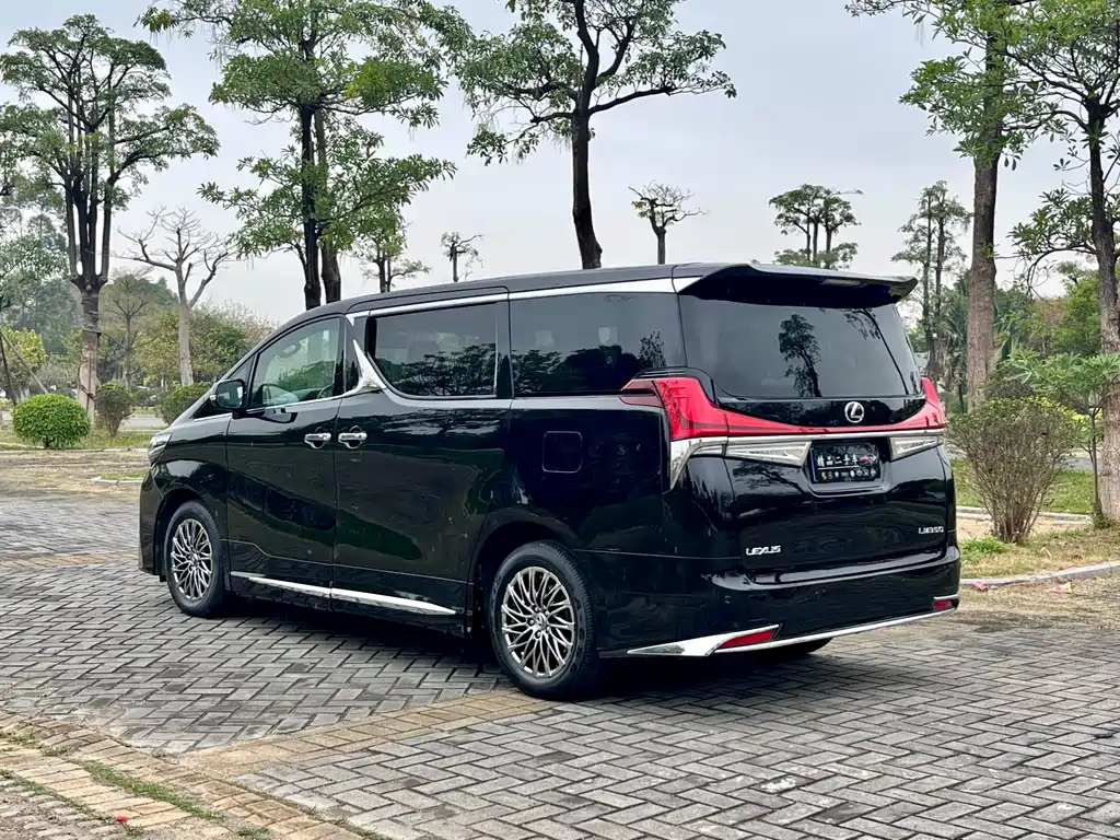 Toyota Alphard 2018 — фото 23