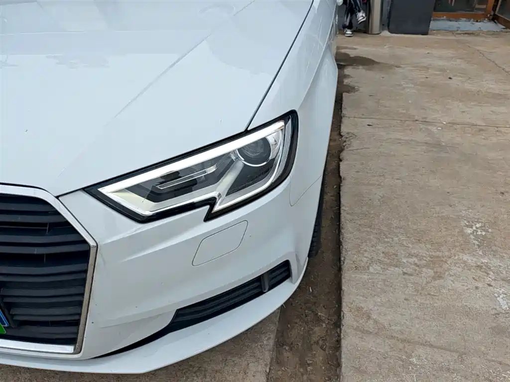 Audi A3 2018 — фото 24