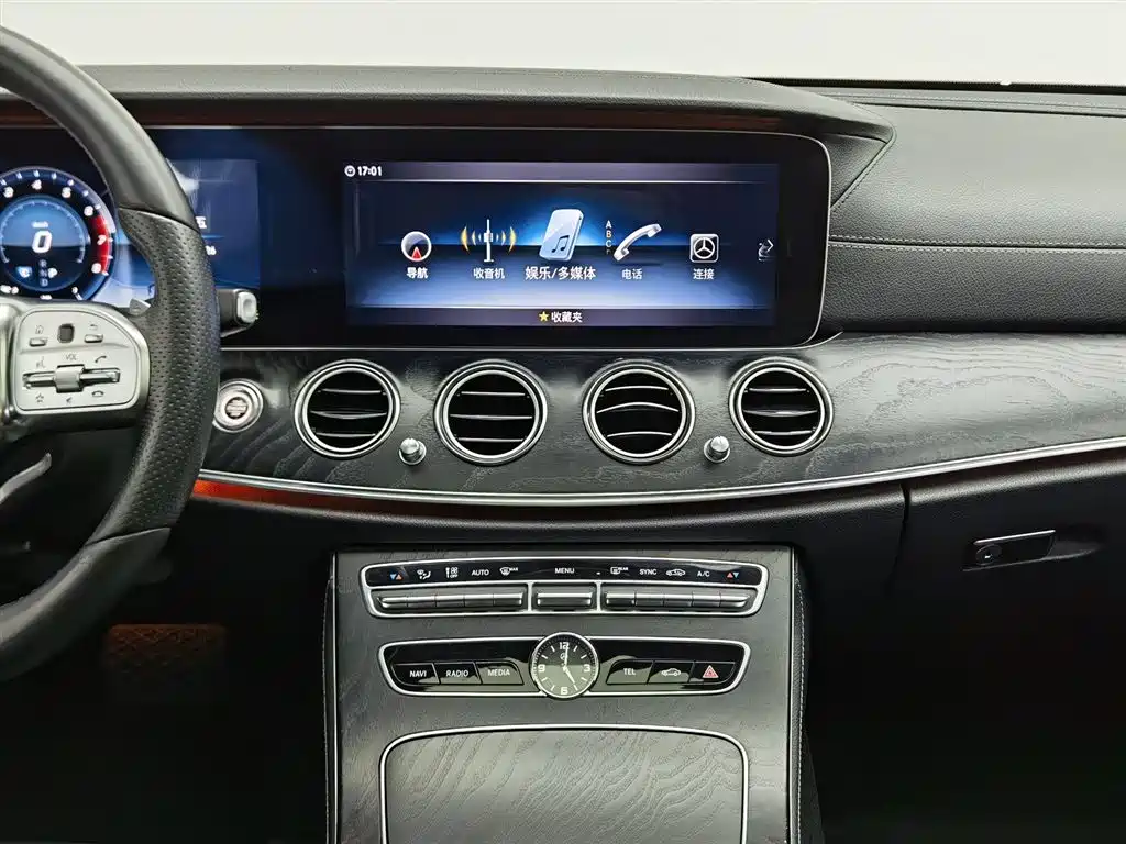 Mercedes-Benz E-Class 2019 — фото 12