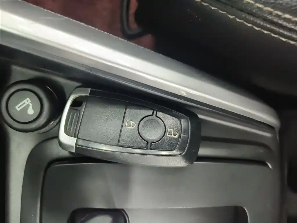 Ford EcoSport 2018 — фото 17