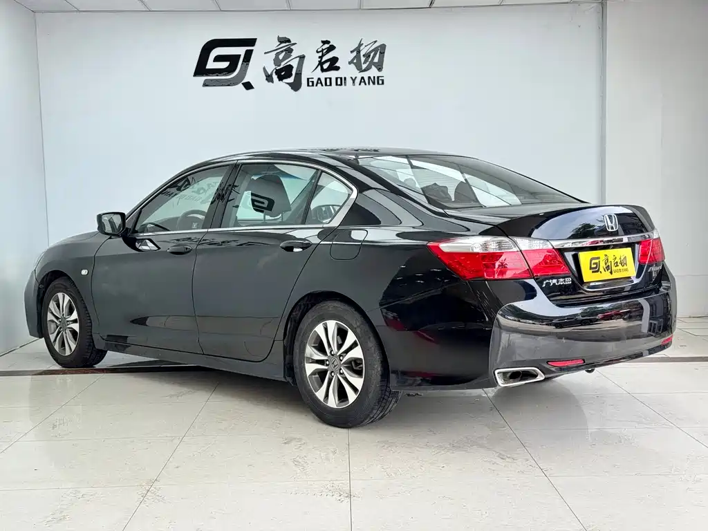 Honda Accord 2015 — фото 23