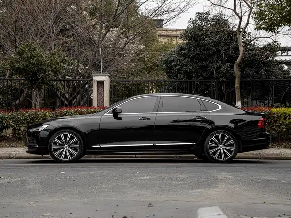 Volvo S90 2023