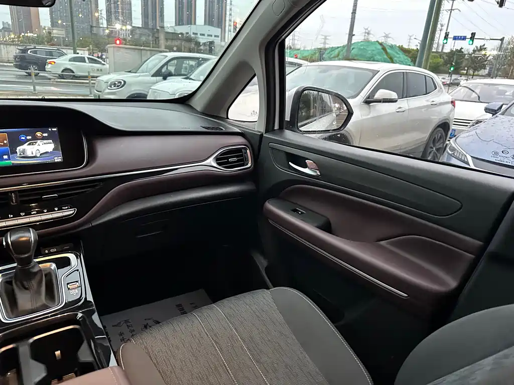 GAC Motor Trumpchi M6 2023 — фото 16