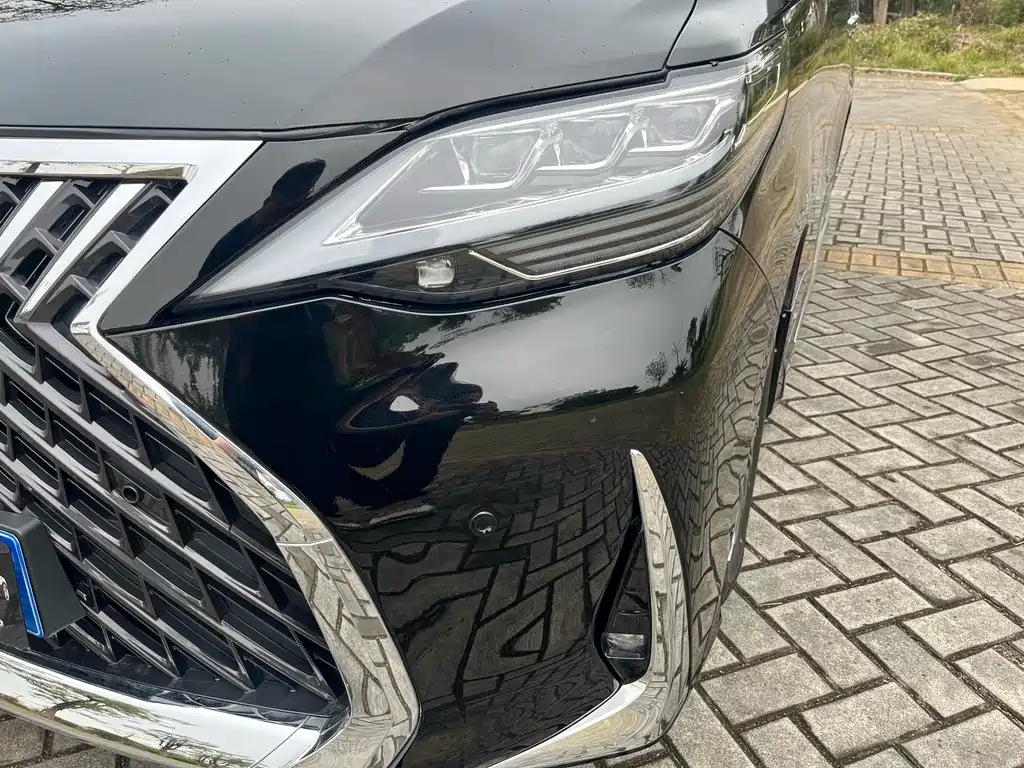 Toyota Alphard 2018 — фото 19