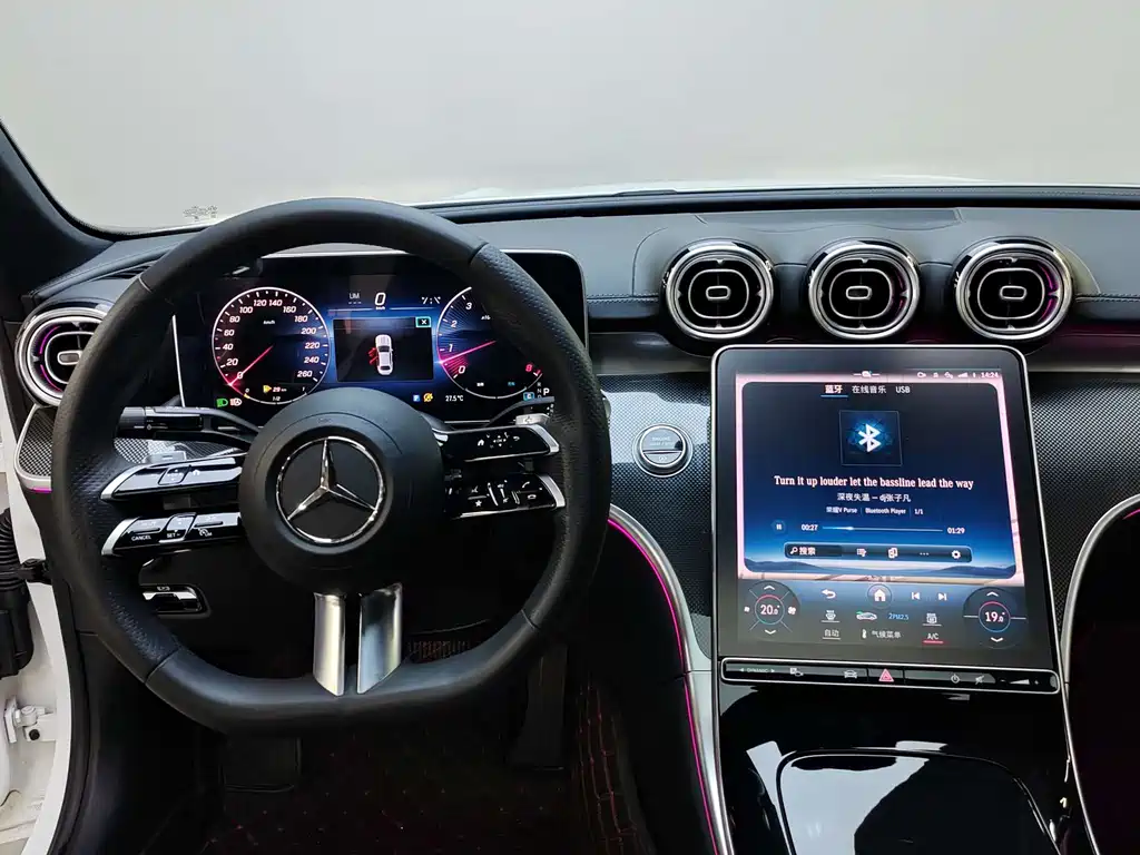 Mercedes-Benz C-Class 2023 — фото 12
