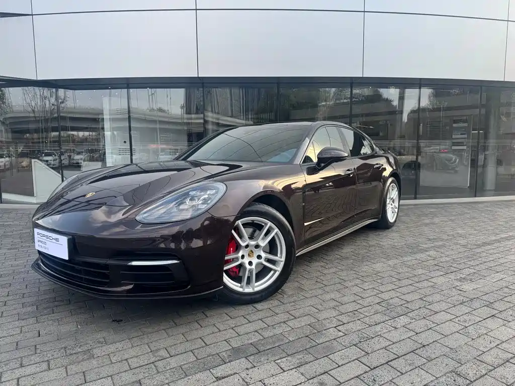 Porsche Panamera 2017 — фото 1