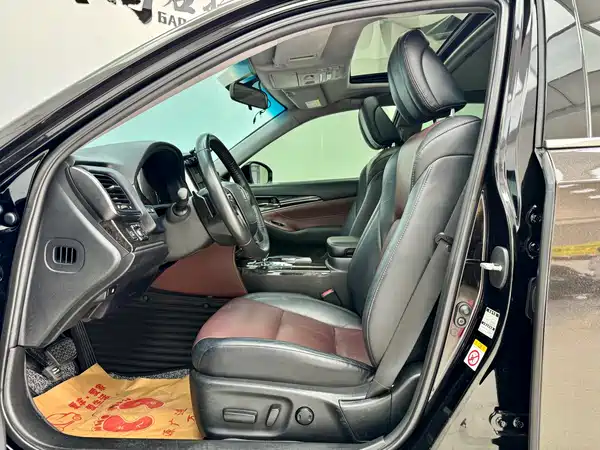 Toyota Crown 2018