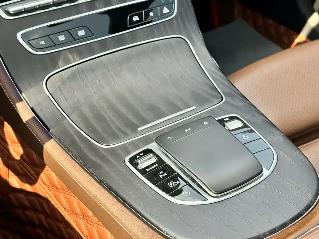 Mercedes-Benz E-Class 2022 — фото 17