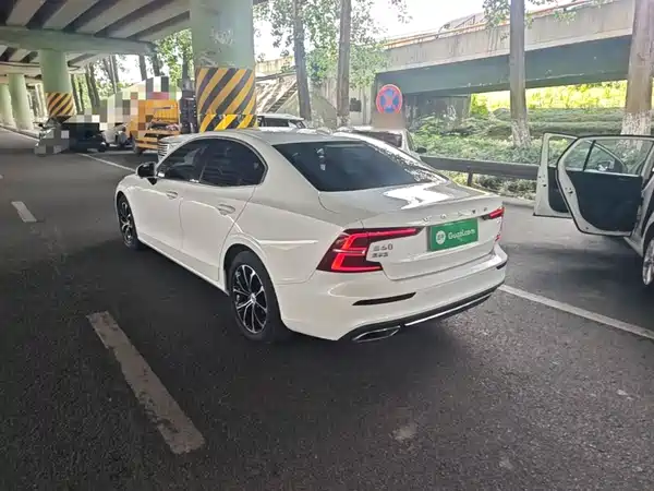 Volvo S60 2020