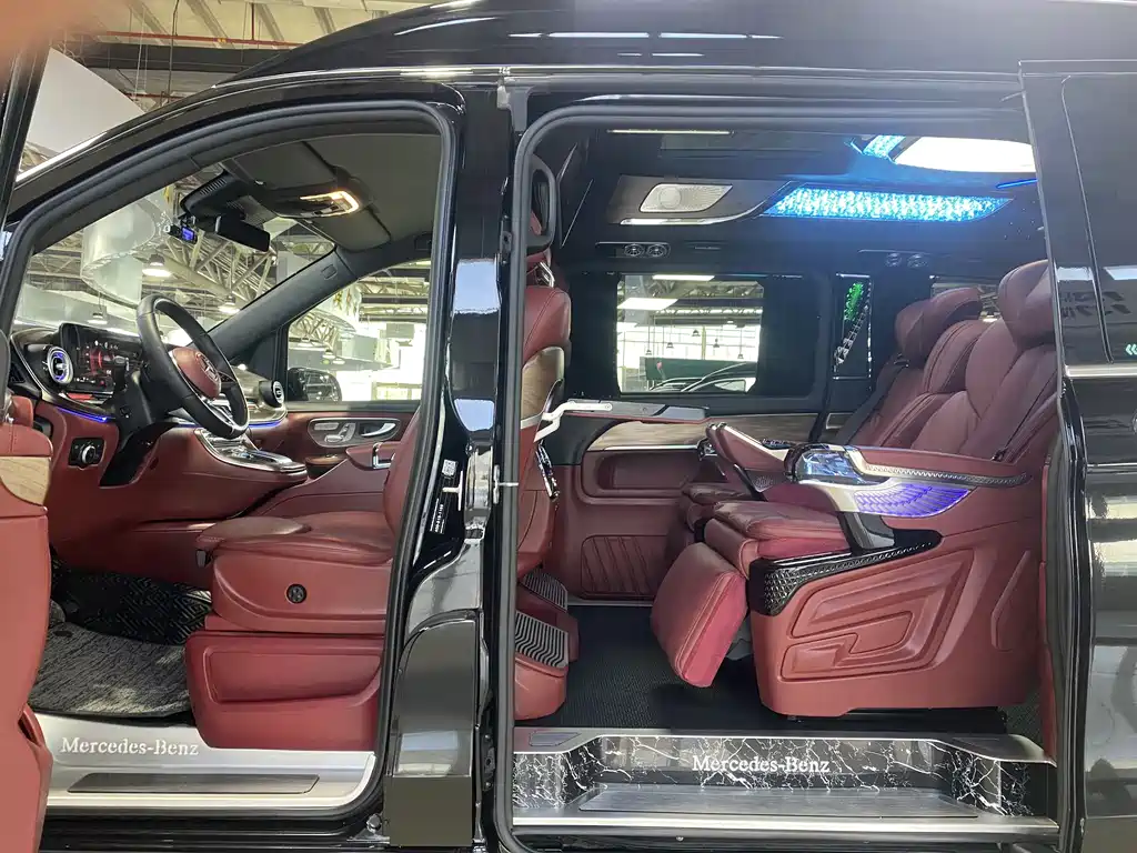 Mercedes-Benz V-Class 2025 — фото 10