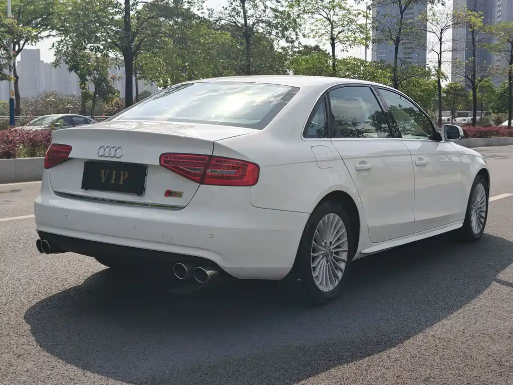 Audi A4L 2015 — фото 10