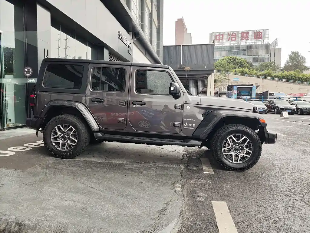 Jeep Wrangler 2025 — фото 14