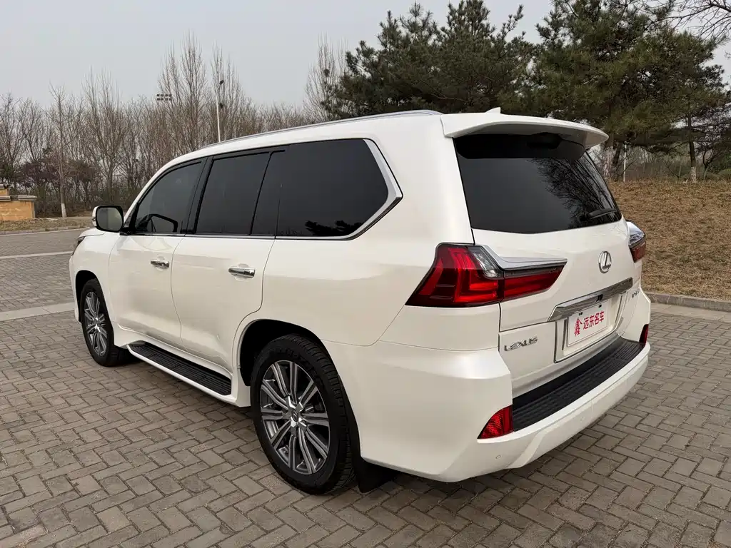 Lexus LX 2016 — фото 8