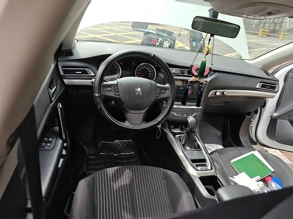 Peugeot 408 2015 — фото 11