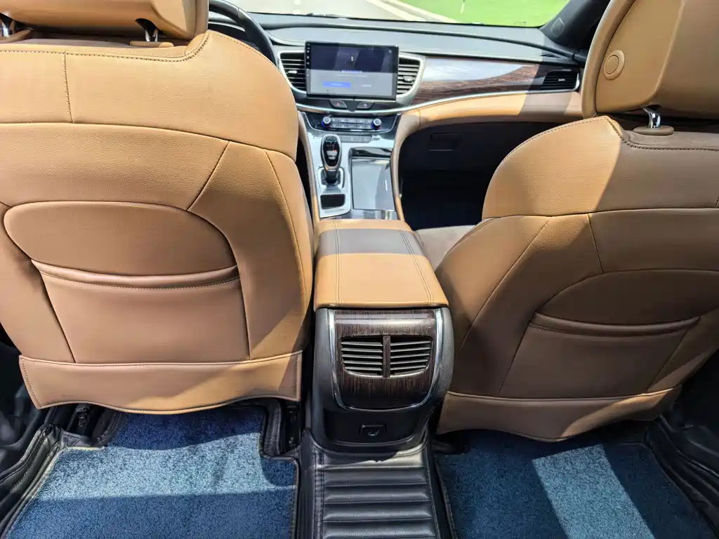 Buick LaCrosse 2017 — фото 17