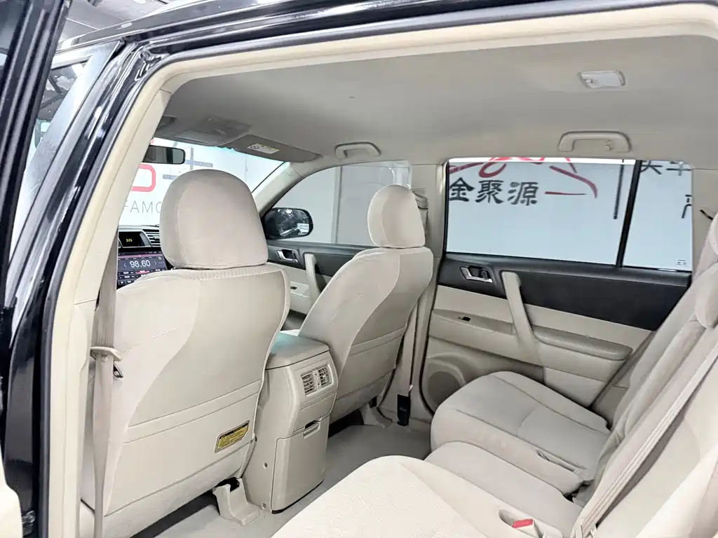 Toyota Highlander 2013 — фото 10