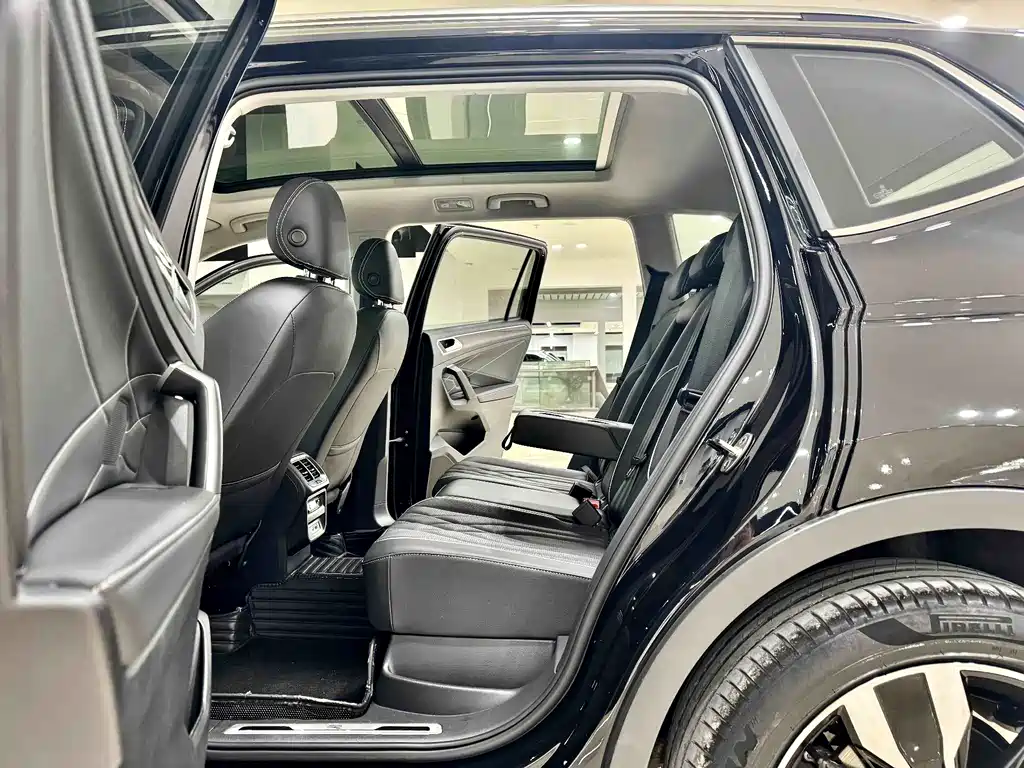 Volkswagen Tiguan L 2021 — фото 20