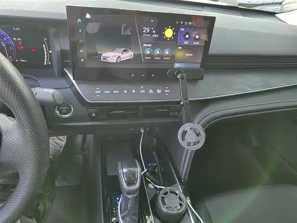 Toyota Camry 2024